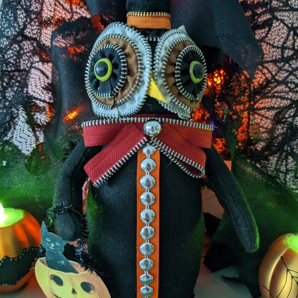 Hoot, Hoot, Halloween Owl And Pair Orange Glass Pumpkin Tea Light Holders - Picture 2 of 8